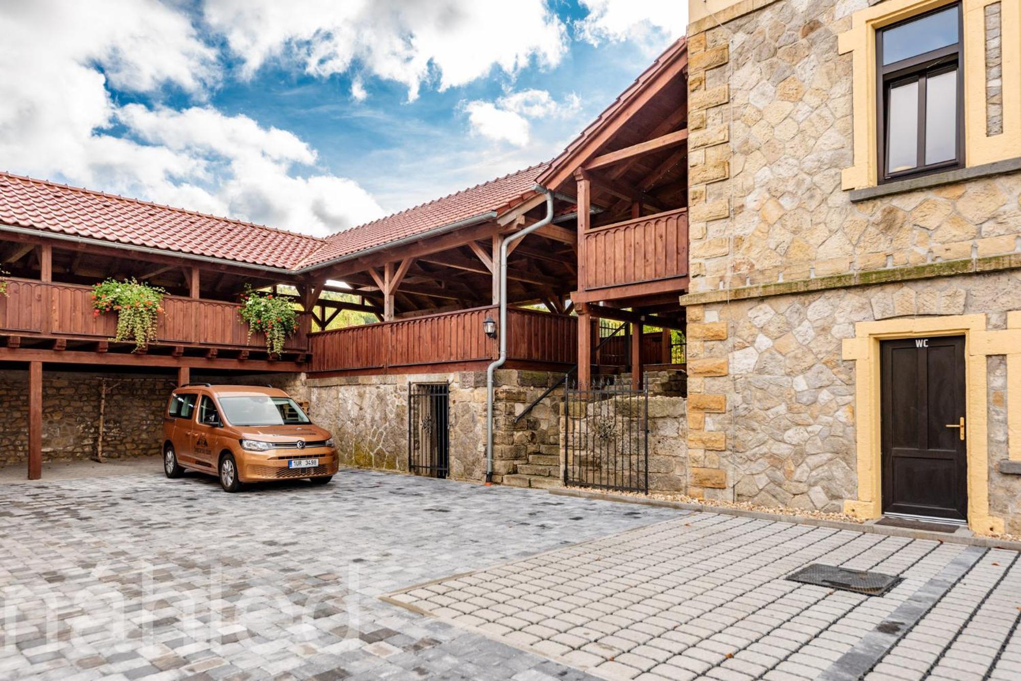 Hotel Svycarsky Dum Sneznik Экстерьер фото