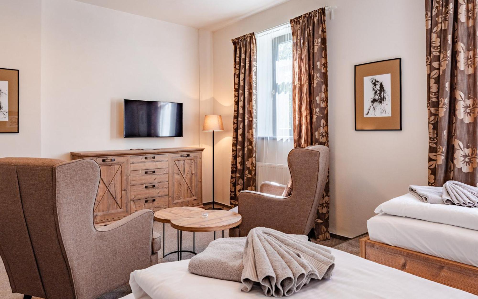 Hotel Svycarsky Dum Sneznik Номер фото